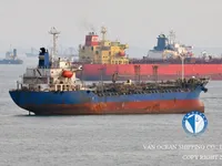 Olie-/chemikaliëntanker te koop