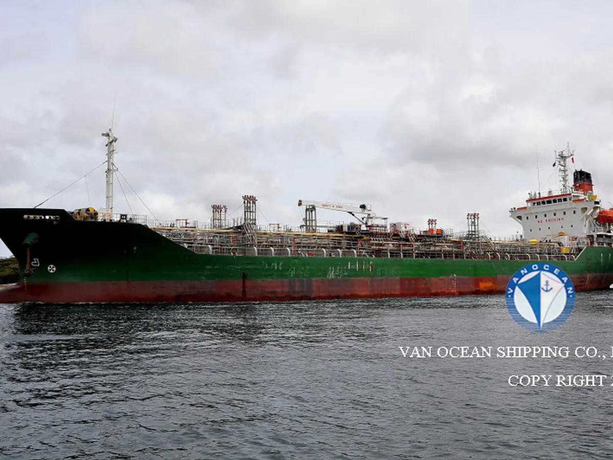 Olie-/chemikaliëntanker te koop