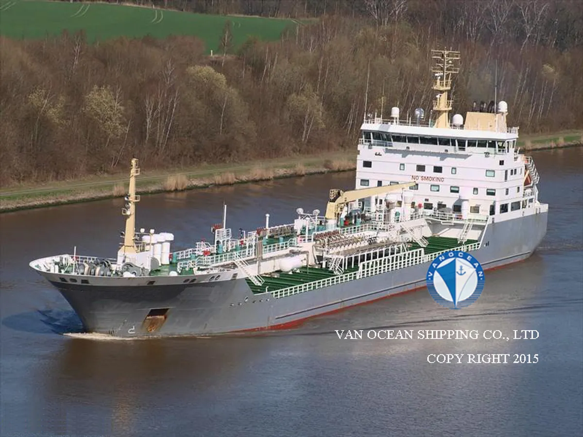 Olie-/chemikaliëntanker te koop