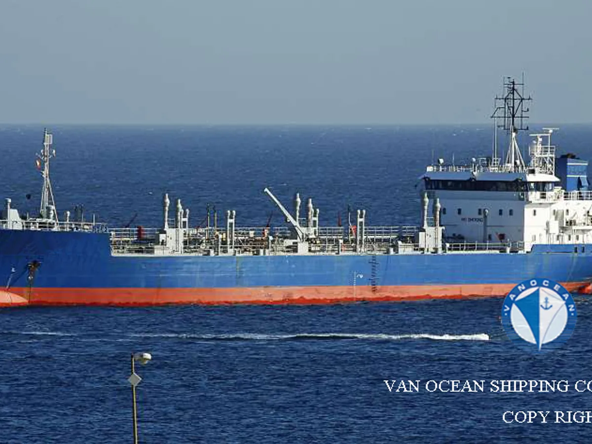 Olie-/chemikaliëntanker te koop