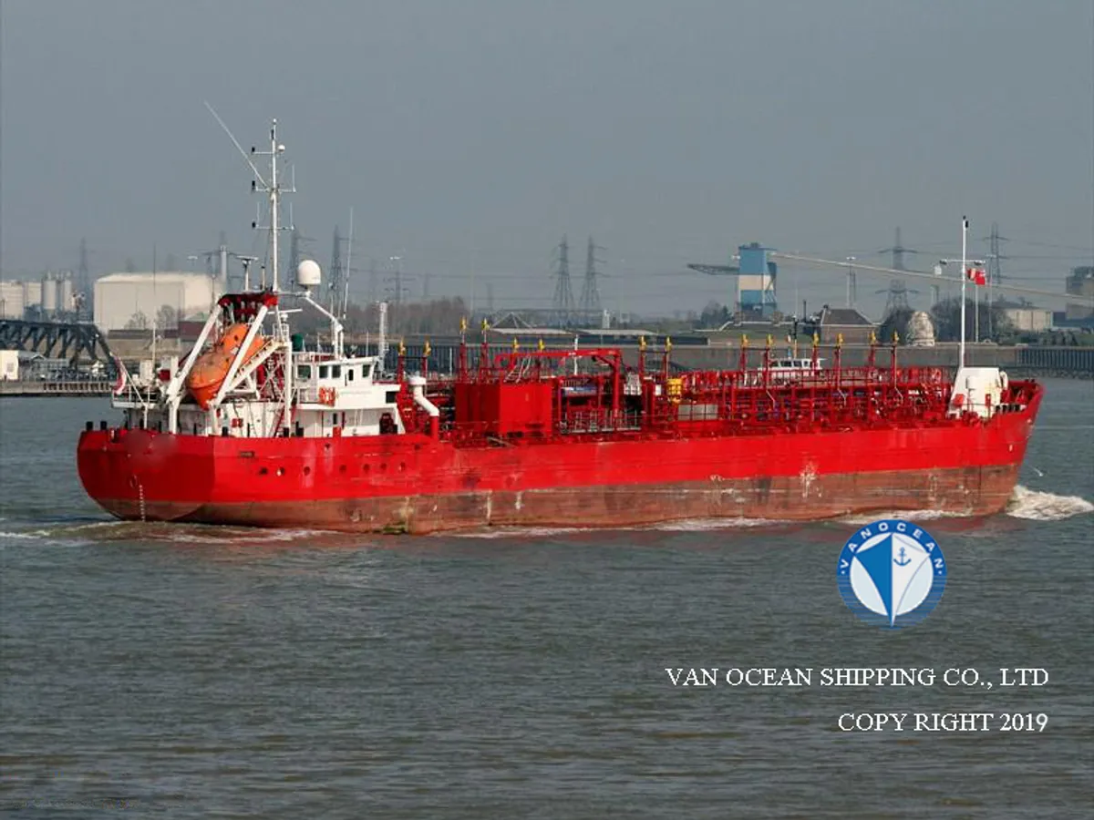 Olie-/chemikaliëntanker te koop