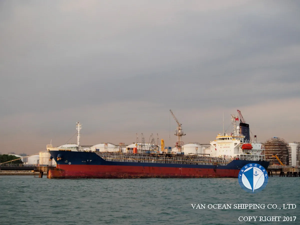 Olie-/chemikaliëntanker te koop