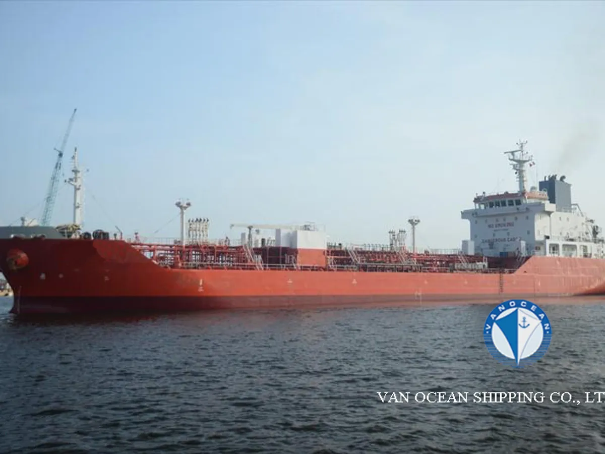 Olie-/chemikaliëntanker te koop
