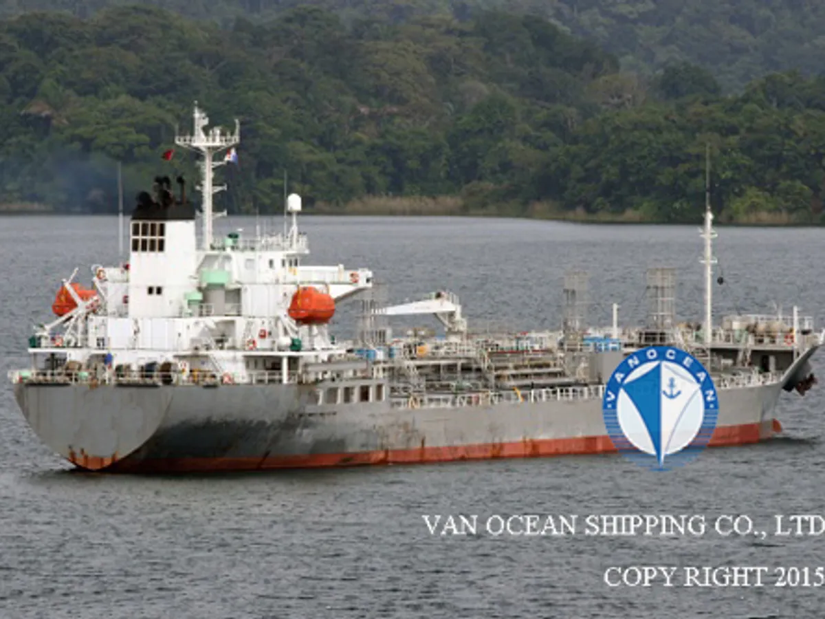 Olie-/chemikaliëntanker te koop