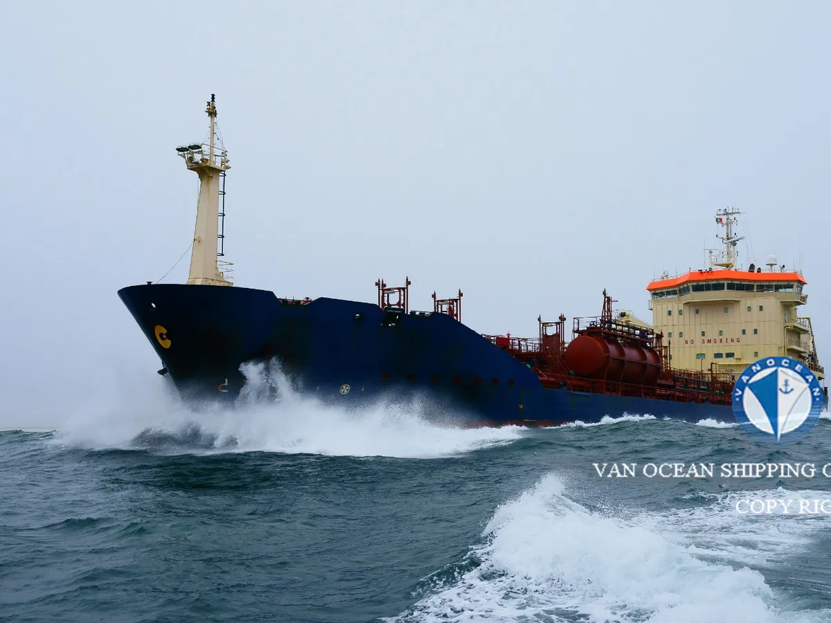 Olie-/chemikaliëntanker te koop