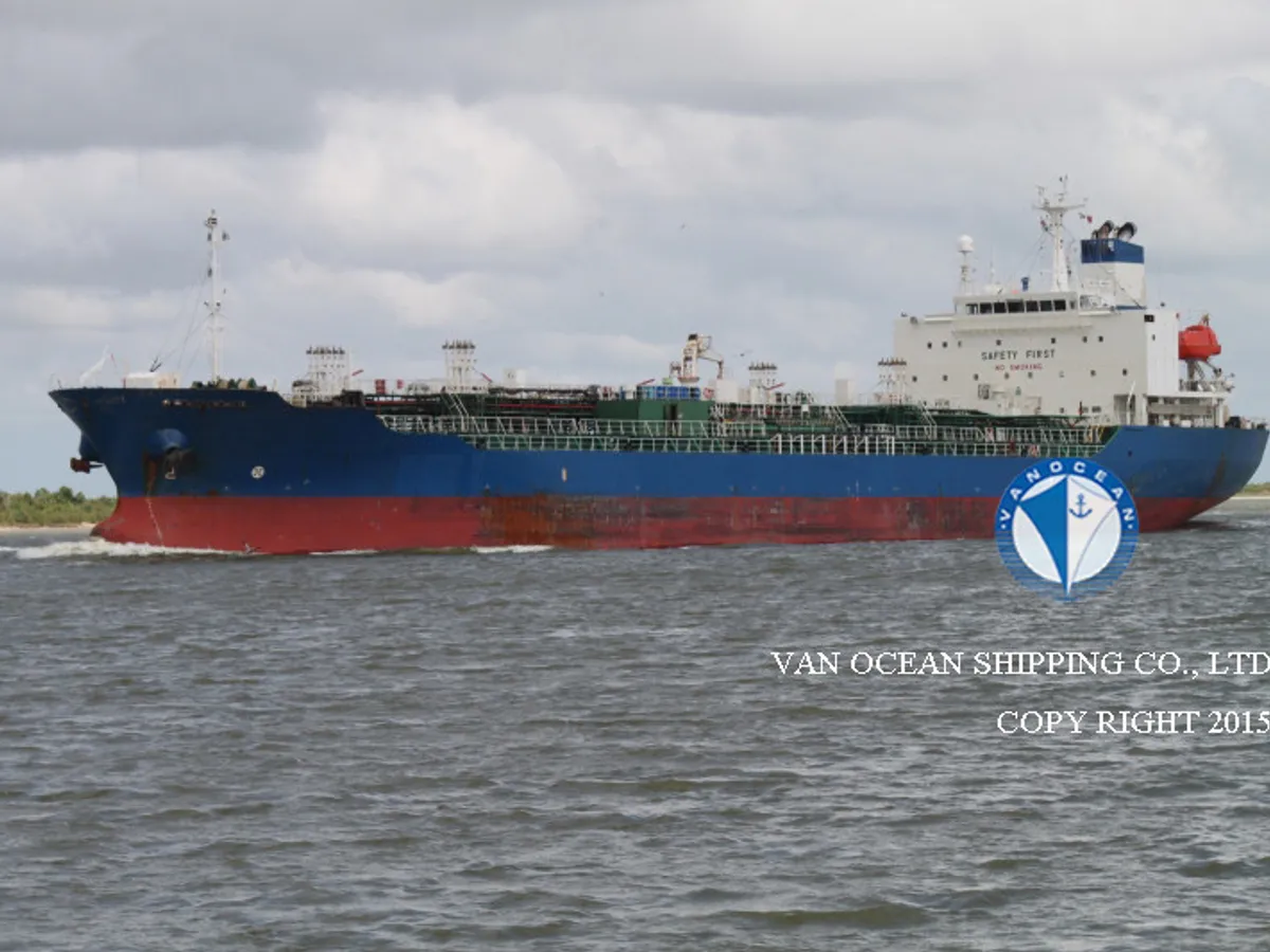Olie-/chemikaliëntanker te koop