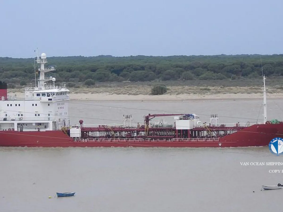 Olie-/chemikaliëntanker te koop