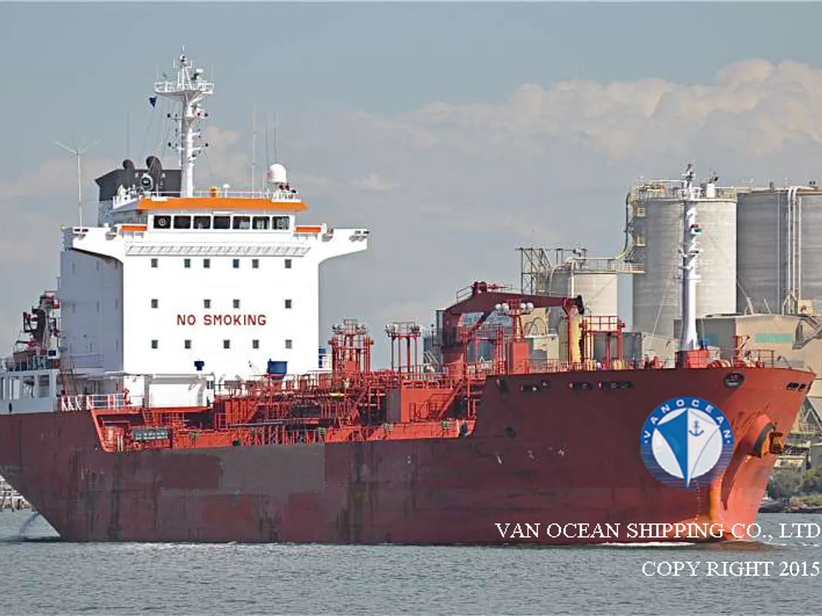 Olie-/chemikaliëntanker te koop