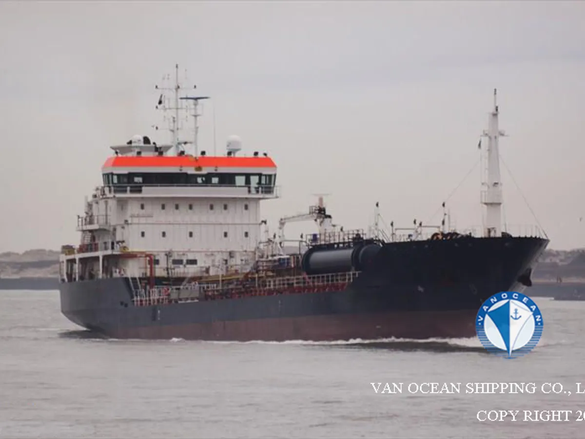 Olie-/chemikaliëntanker te koop