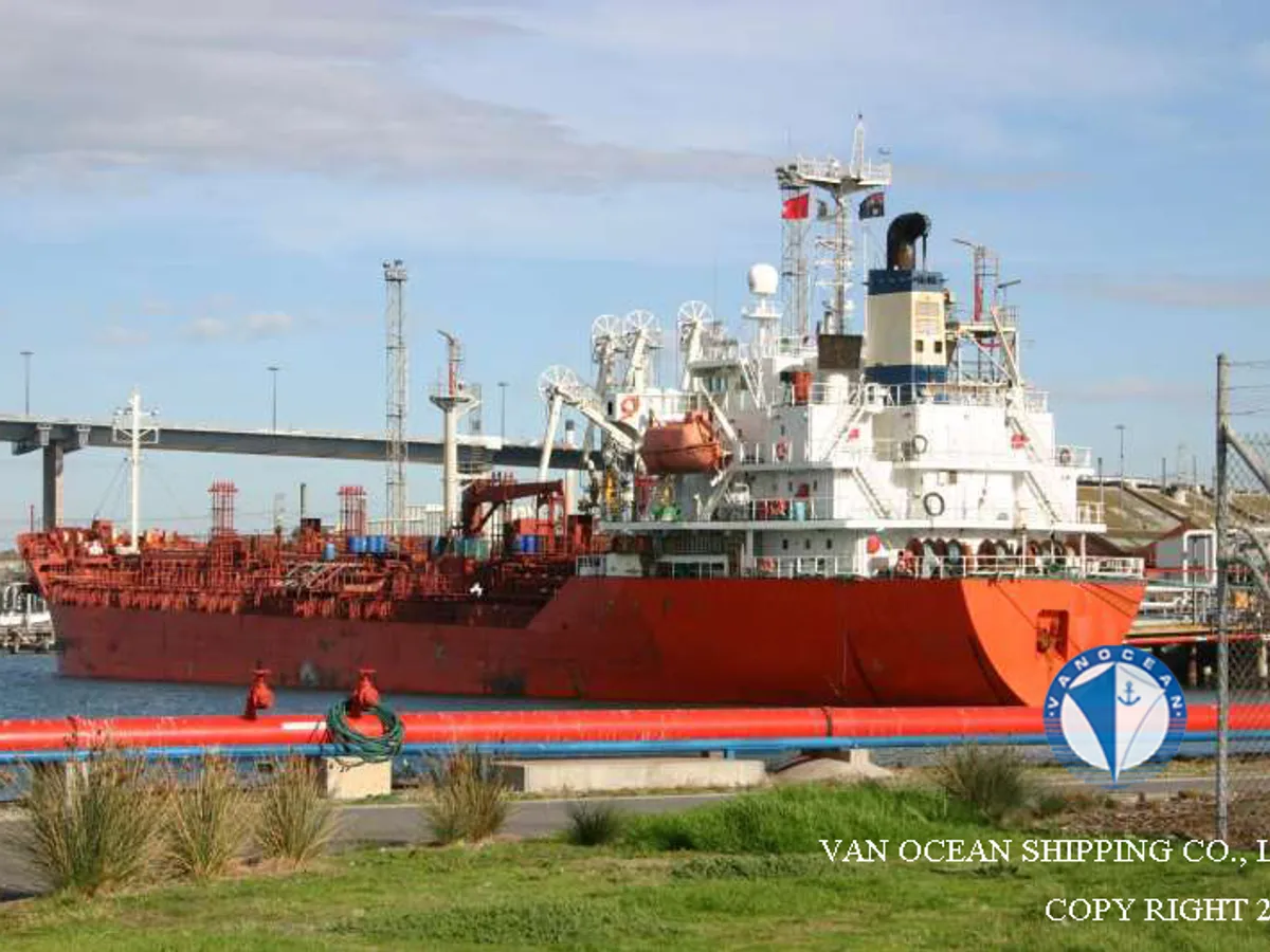 Olie-/chemikaliëntanker te koop