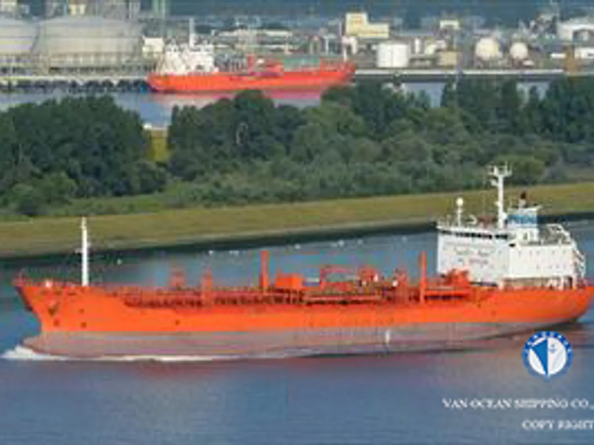 Olie-/chemikaliëntanker te koop