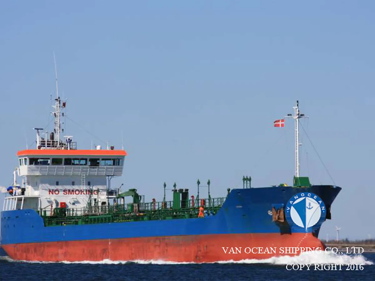 Olie-/chemikaliëntanker te koop