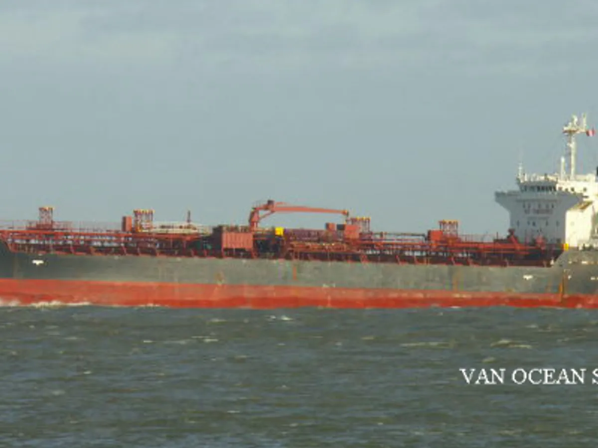 Olie-/chemikaliëntanker te koop