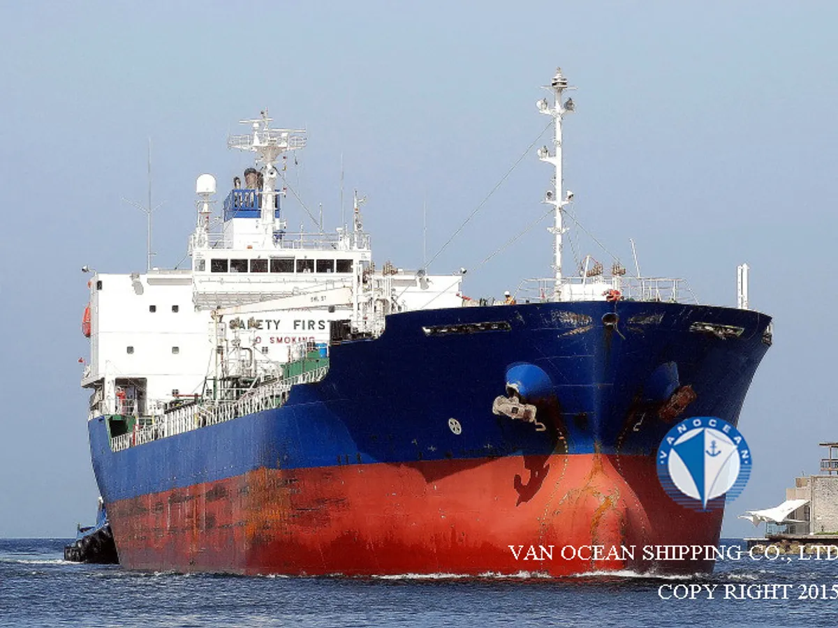 Olie-/chemikaliëntanker te koop