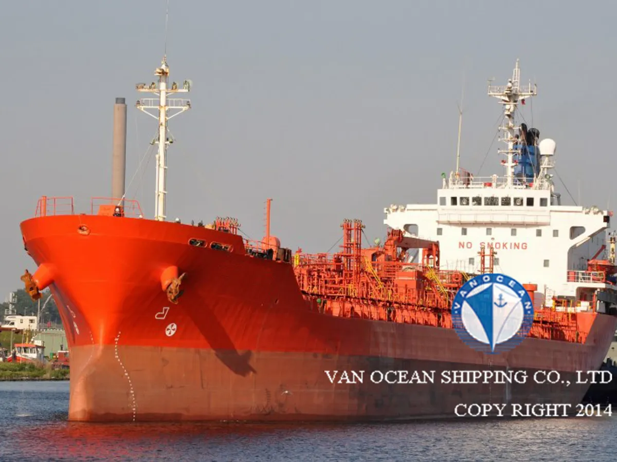 Olie-/chemikaliëntanker te koop