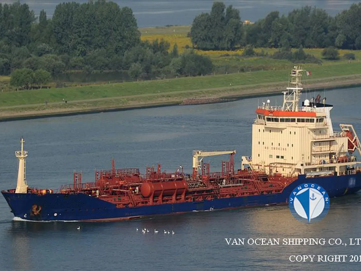 Olie-/chemikaliëntanker te koop