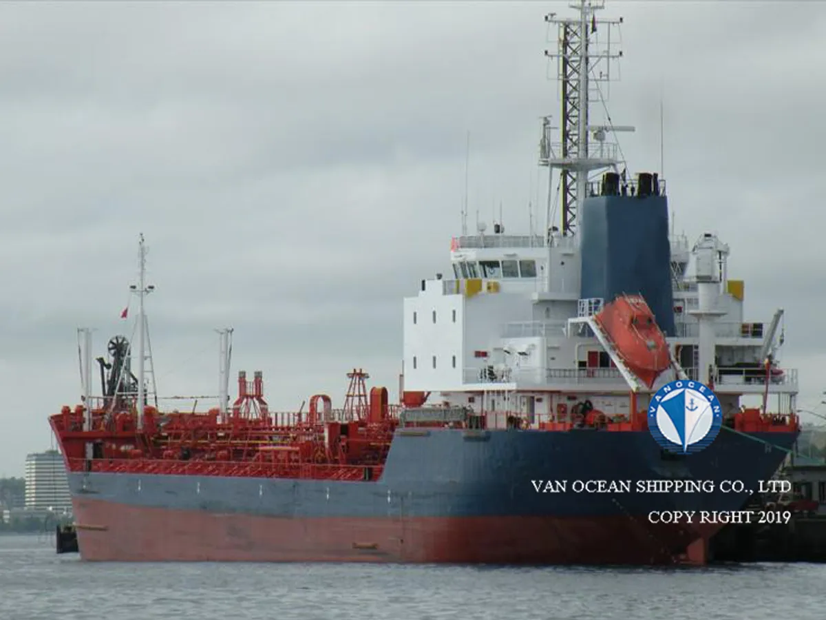 Olie-/chemikaliëntanker te koop