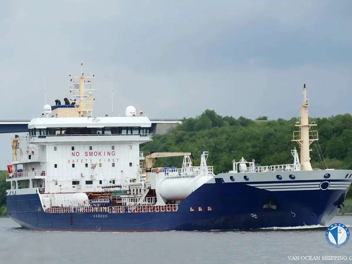 Olie-/chemikaliëntanker te koop
