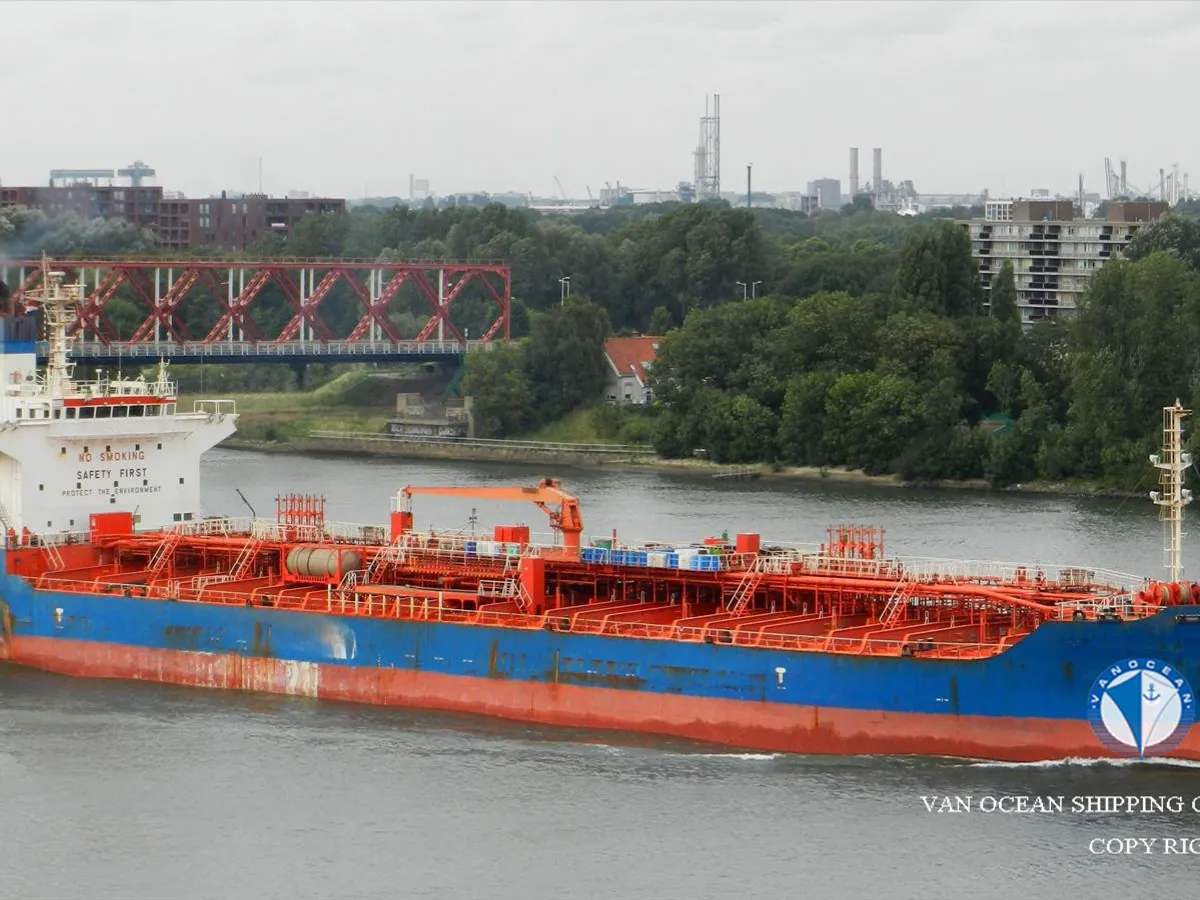 Olie-/chemikaliëntanker te koop