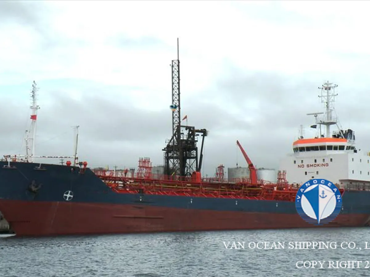 Olie-/chemikaliëntanker te koop