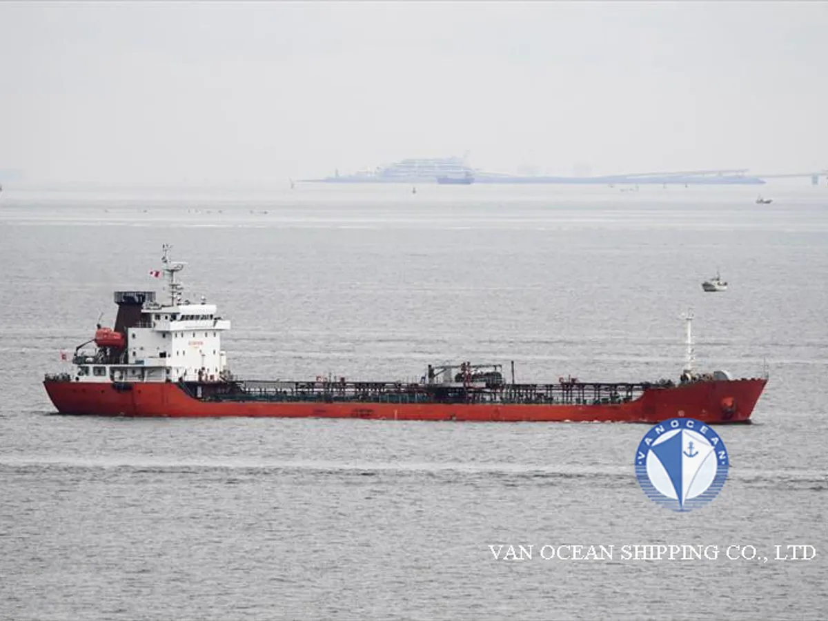 Olie-/chemikaliëntanker te koop