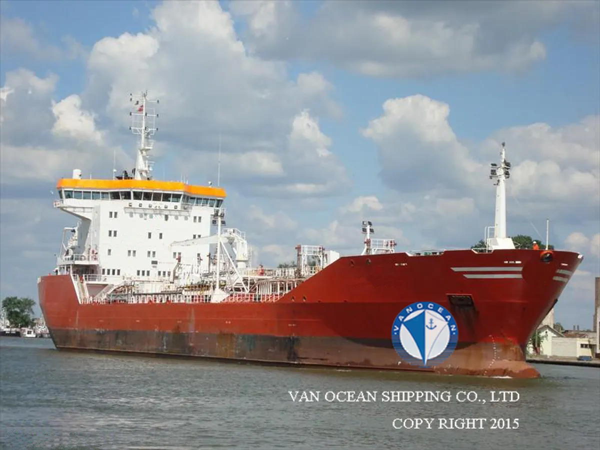 Olie-/chemikaliëntanker te koop