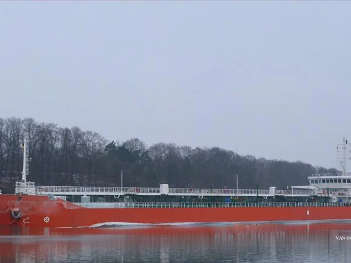 Olie-/chemikaliëntanker te koop