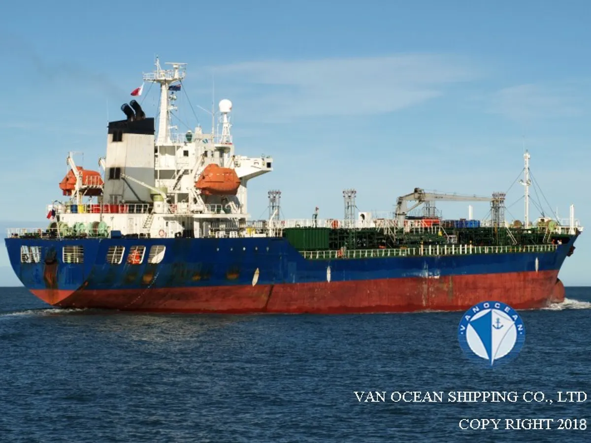 Olie-/chemikaliëntanker te koop