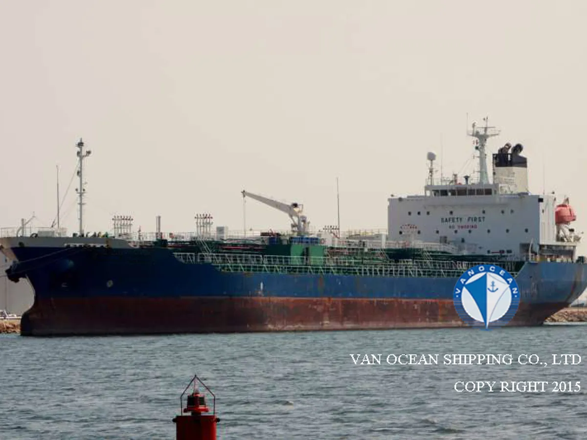 Olie-/chemikaliëntanker te koop