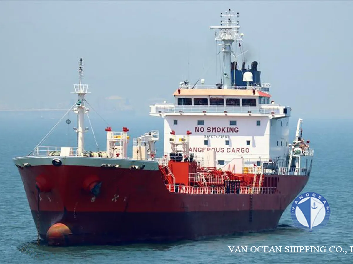 Olie-/chemikaliëntanker te koop