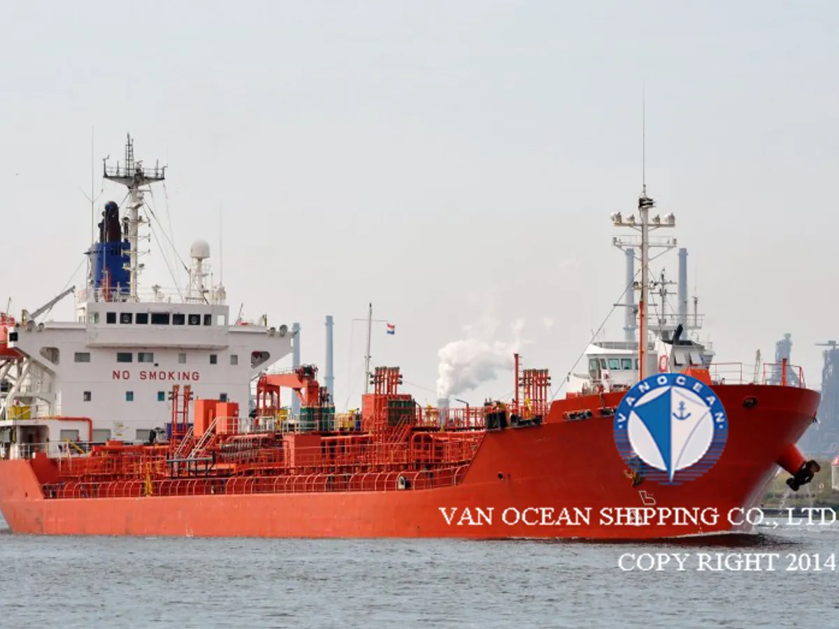 Olie-/chemikaliëntanker te koop
