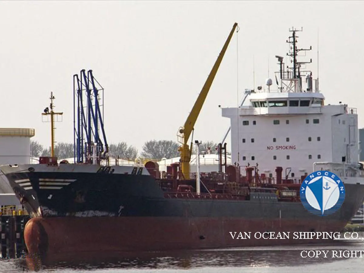 Olie-/chemikaliëntanker te koop