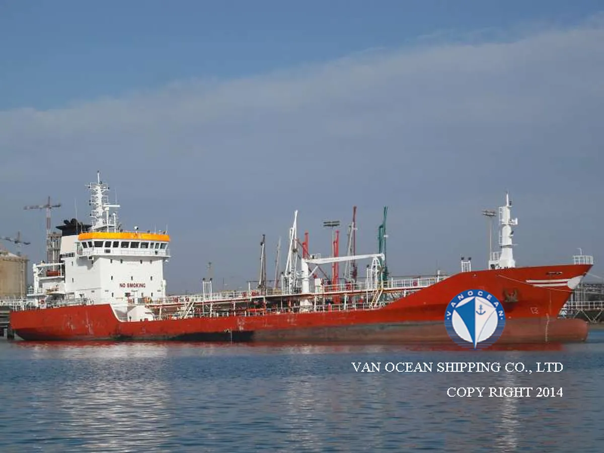 Olie-/chemikaliëntanker te koop