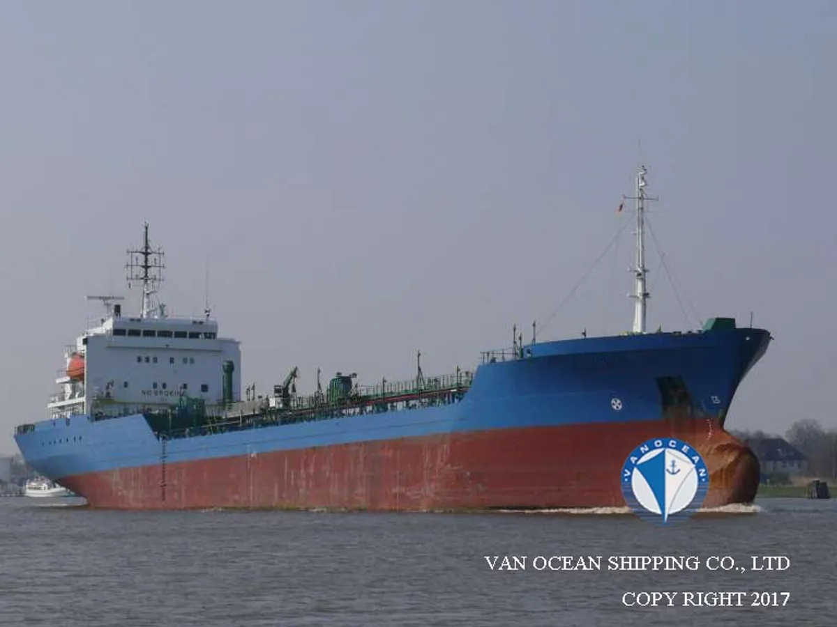 Olie-/chemikaliëntanker te koop