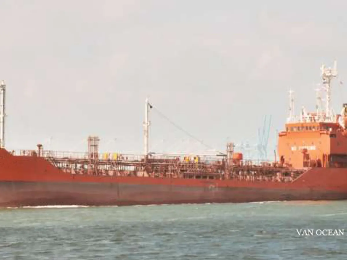 Olie-/chemikaliëntanker te koop