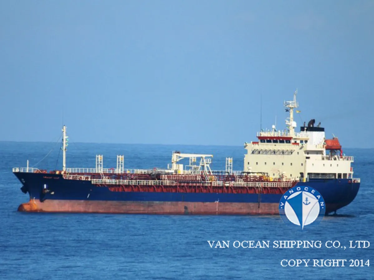Olie-/chemikaliëntanker te koop