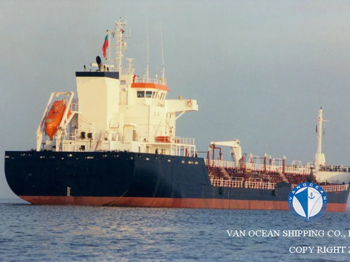 Olie-/chemikaliëntanker te koop