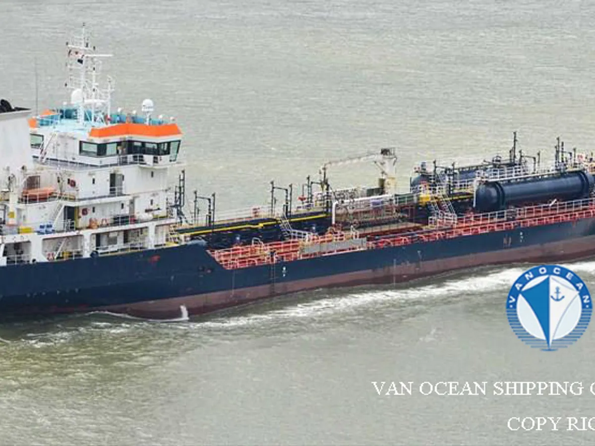 Olie-/chemikaliëntanker te koop