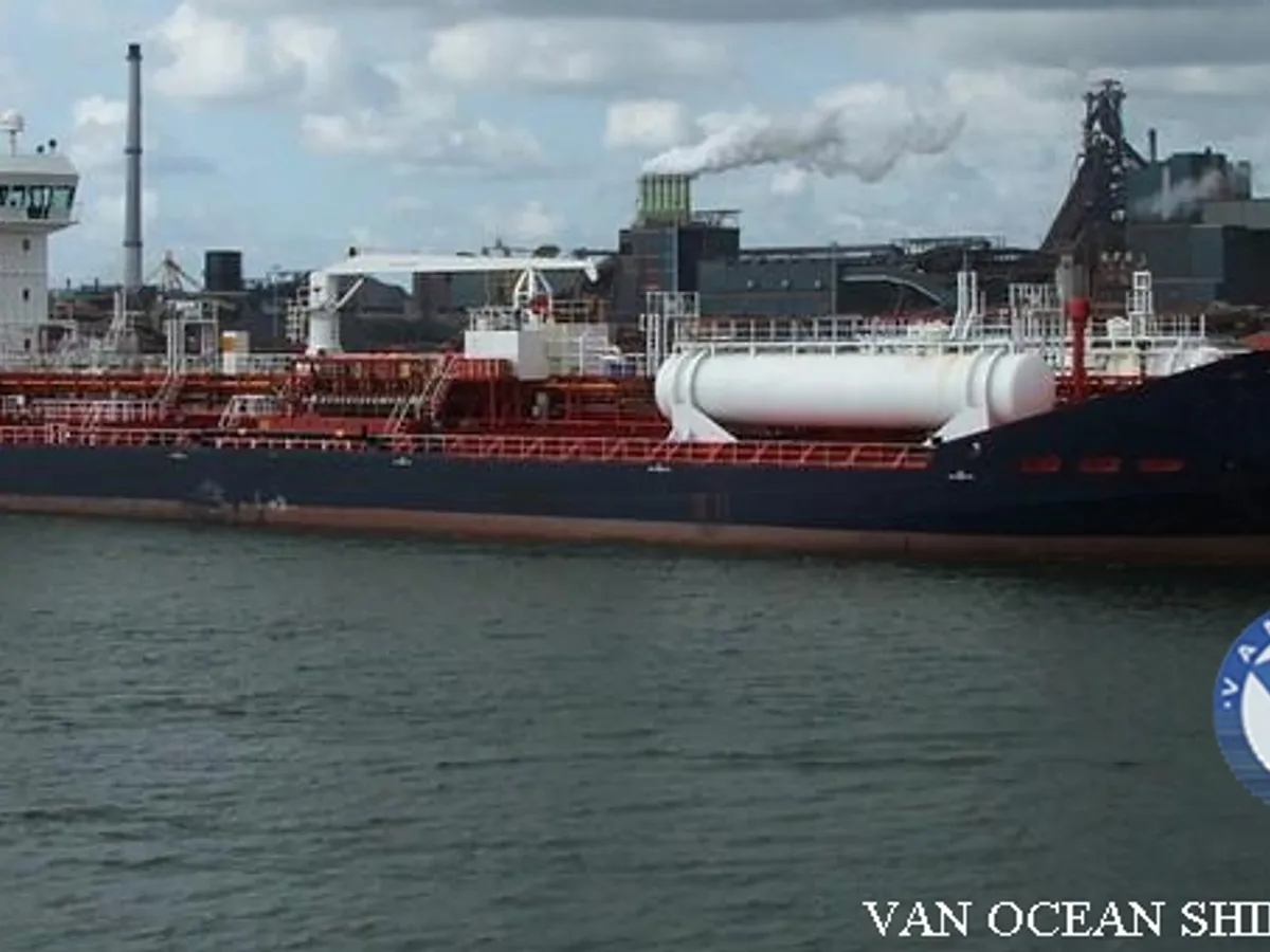 Olie-/chemikaliëntanker te koop