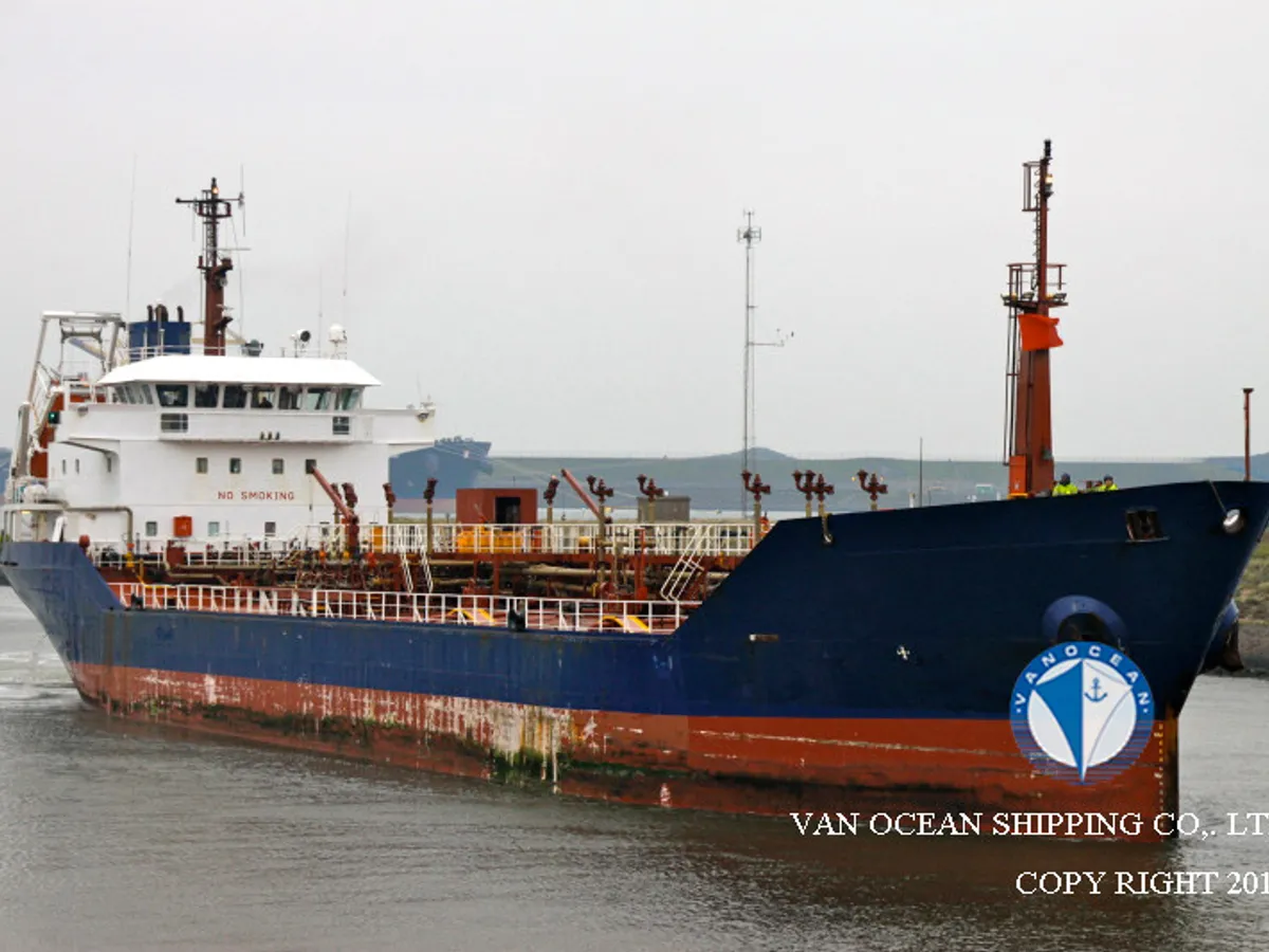 Olie-/chemikaliëntanker te koop