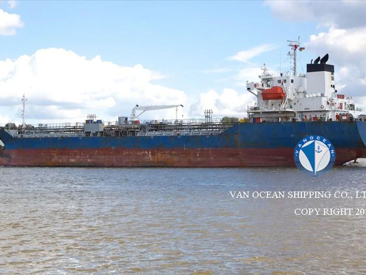 Olie-/chemikaliëntanker te koop