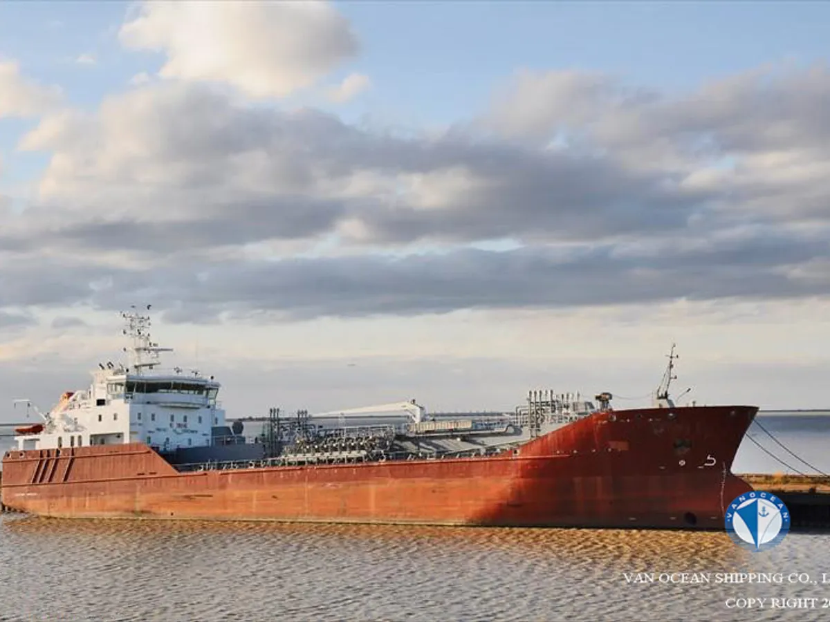 Olie-/chemikaliëntanker te koop