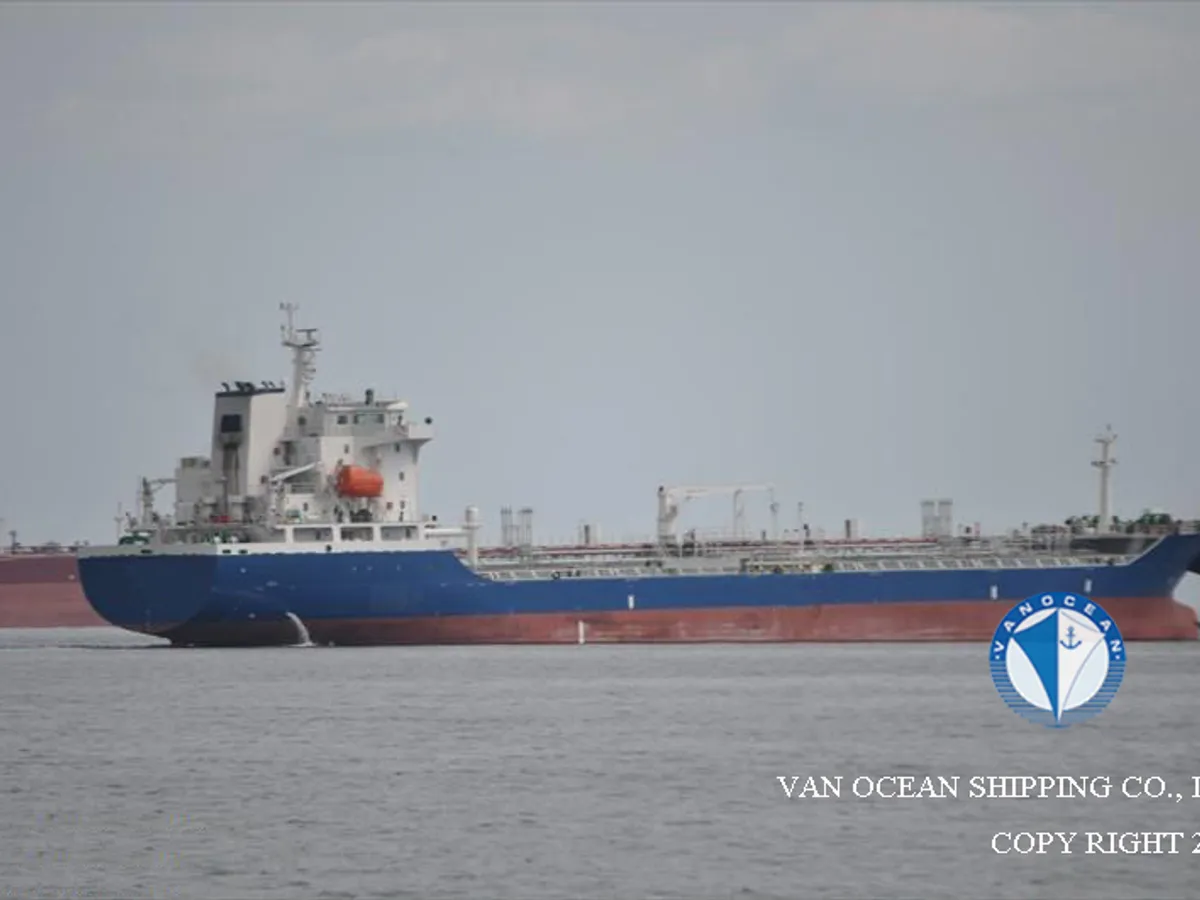Olie-/chemikaliëntanker te koop