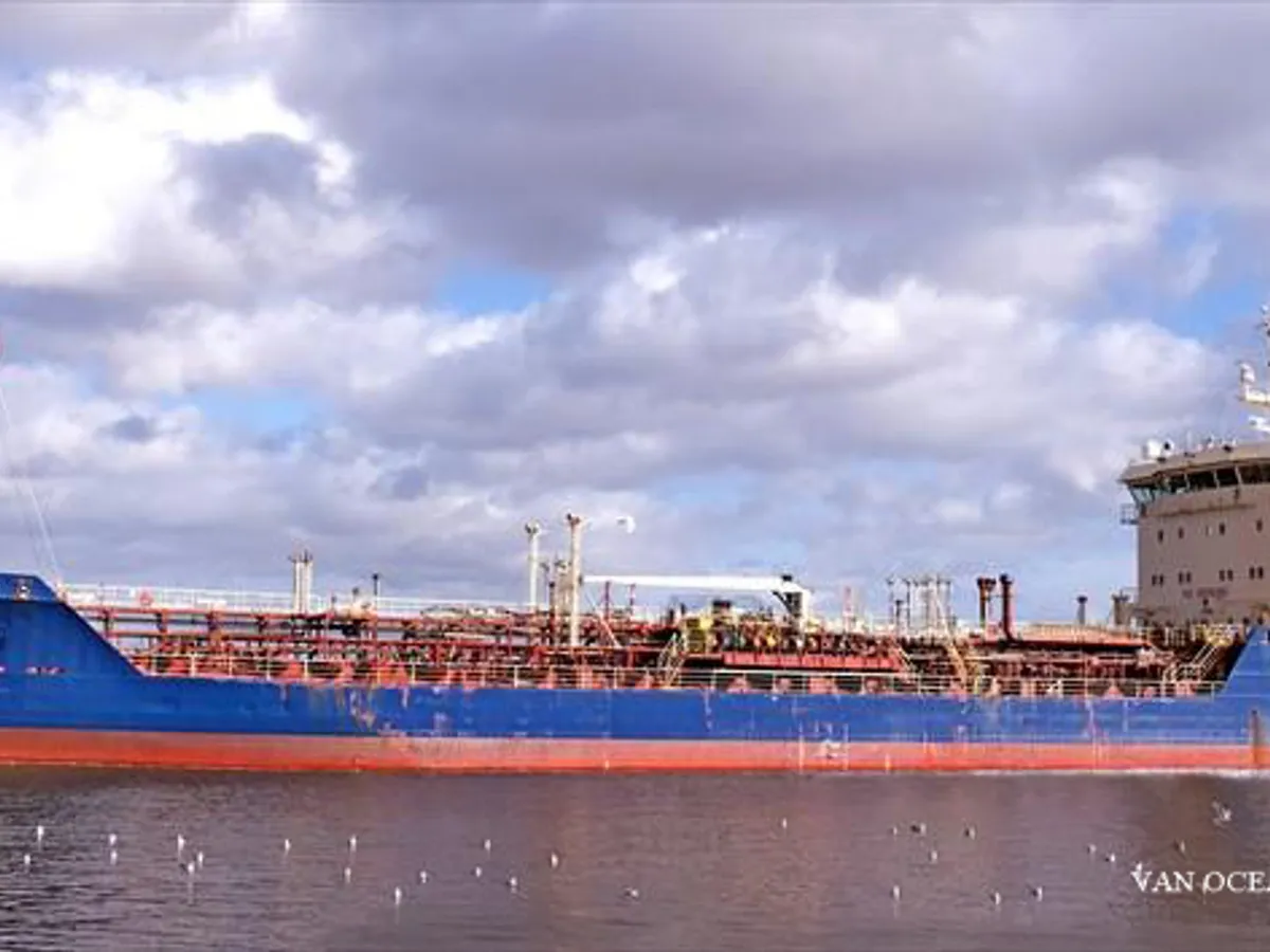 Olie-/chemikaliëntanker te koop