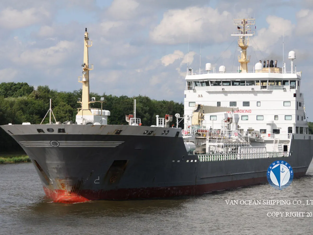 Olie-/chemikaliëntanker te koop