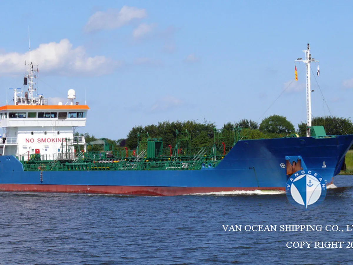 Olie-/chemikaliëntanker te koop