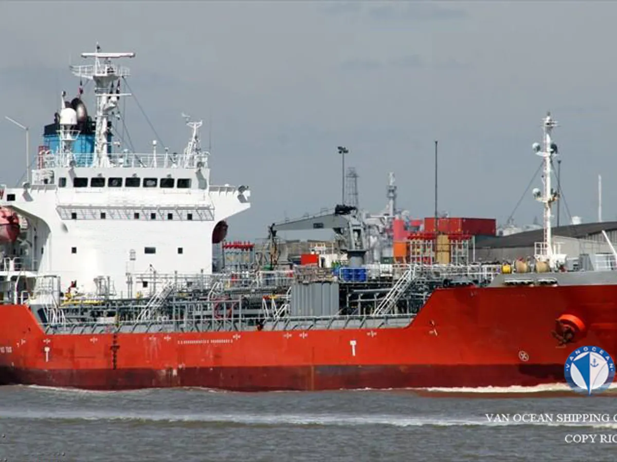 Olie-/chemikaliëntanker te koop