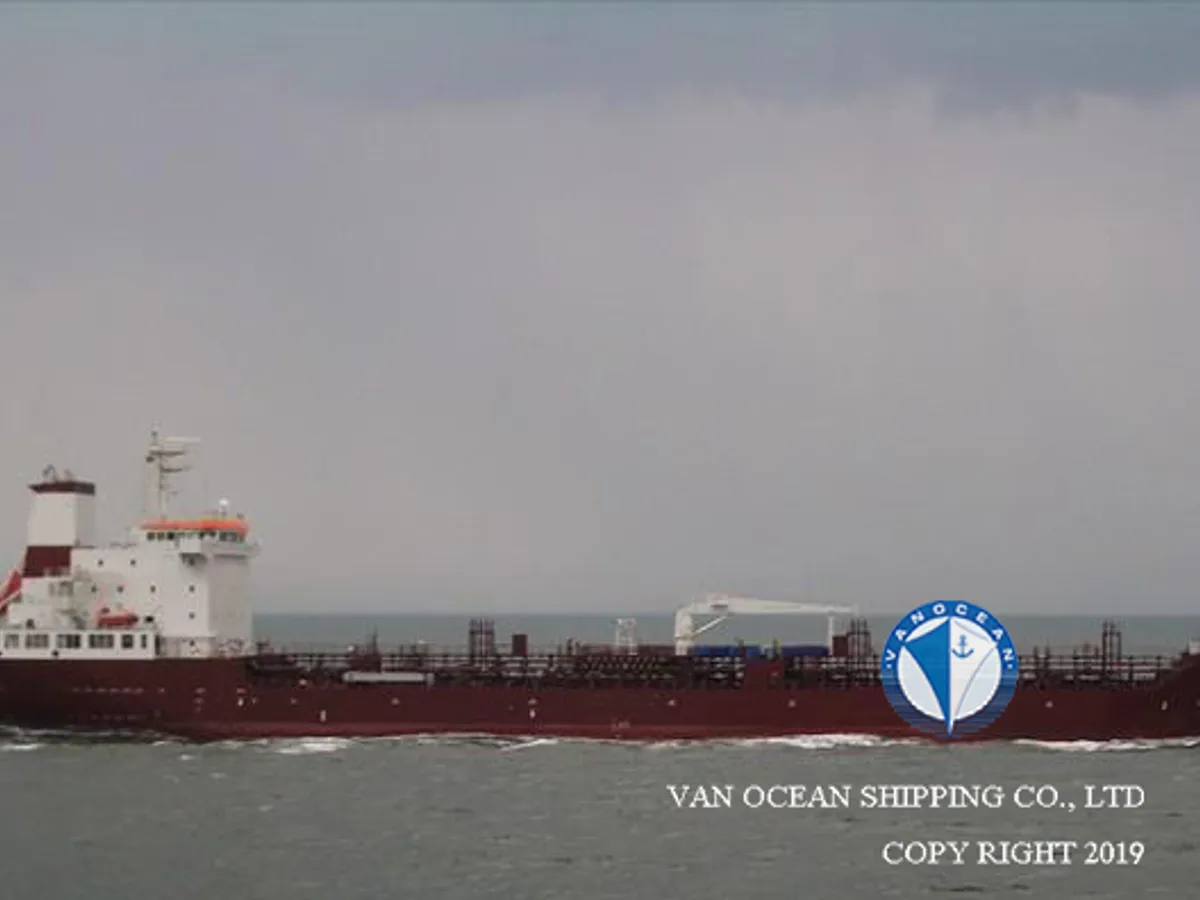 Olie-/chemikaliëntanker te koop