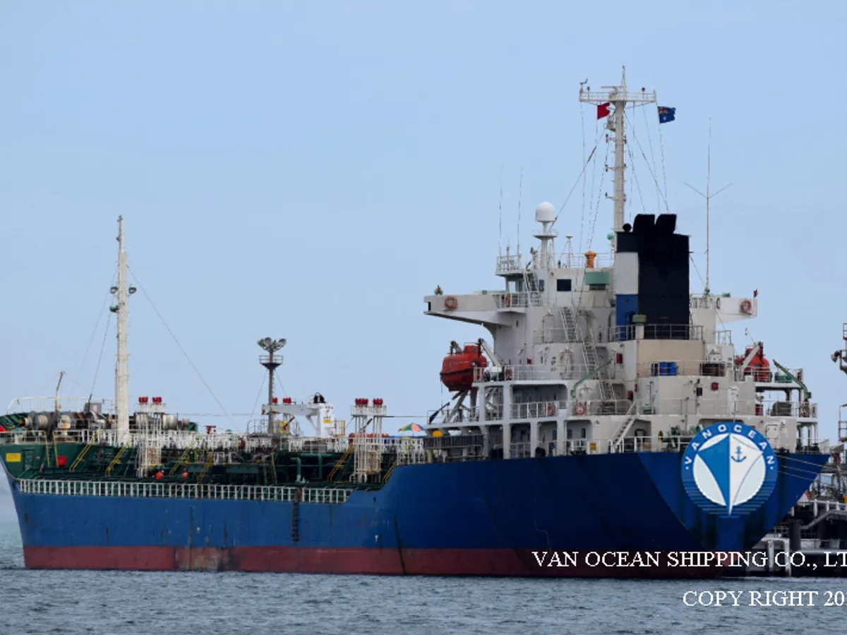 Olie-/chemikaliëntanker te koop