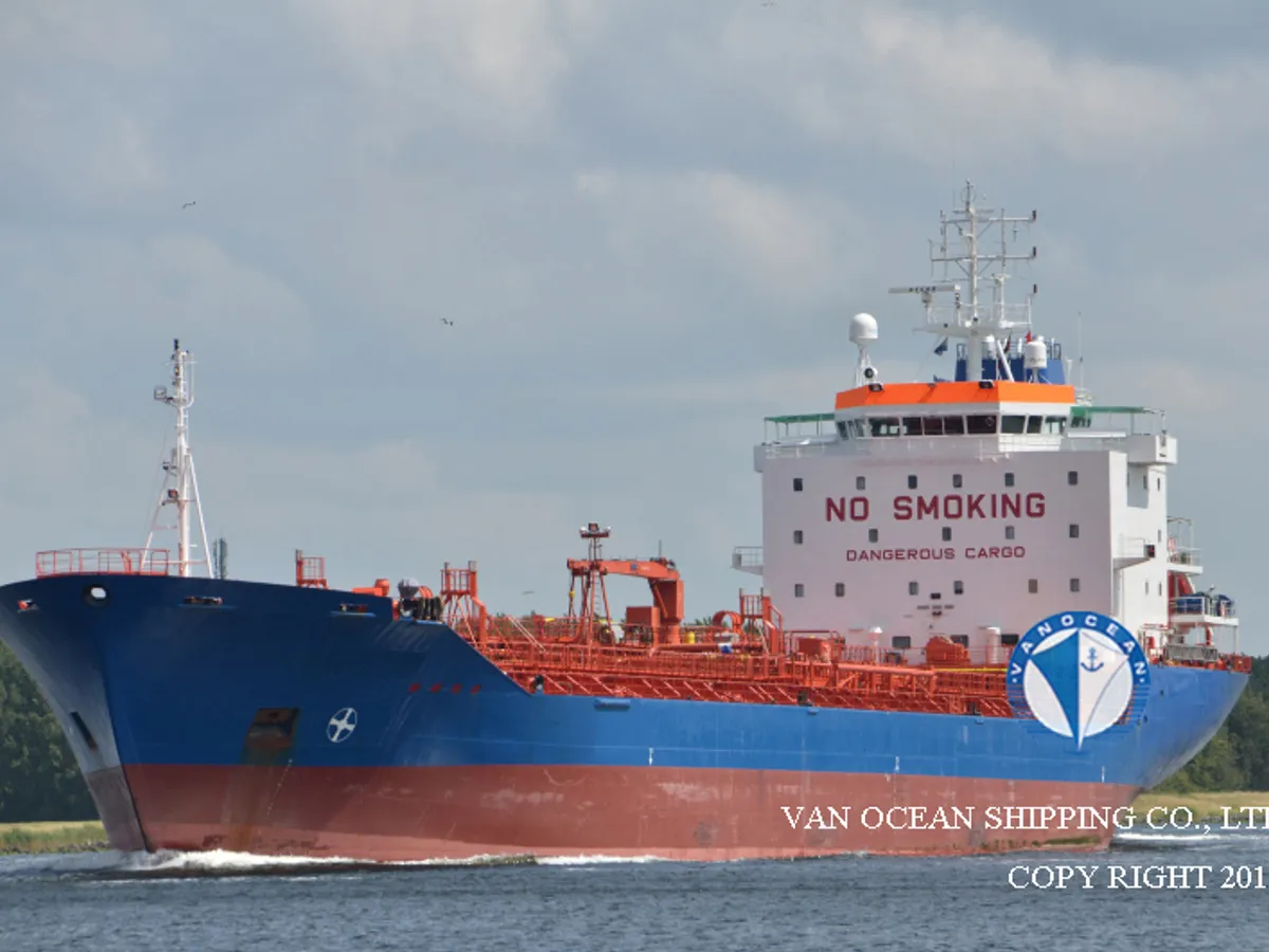 Olie-/chemikaliëntanker te koop